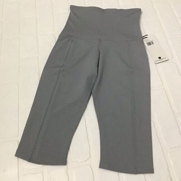 Compression high waist yoga capri leggings NWT grey size M - Picture 8 of 12